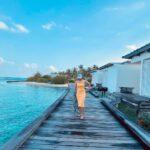 Sapthami Gowda Instagram - Paradise fosho 🏝️🌊☀️❤️🧿 @holidayinnresortmaldives ! Book your stay and vacations @adventurous_hodophiles #hereatkandooma #ihg #kandooma Holiday Inn Resort Kandooma Maldives