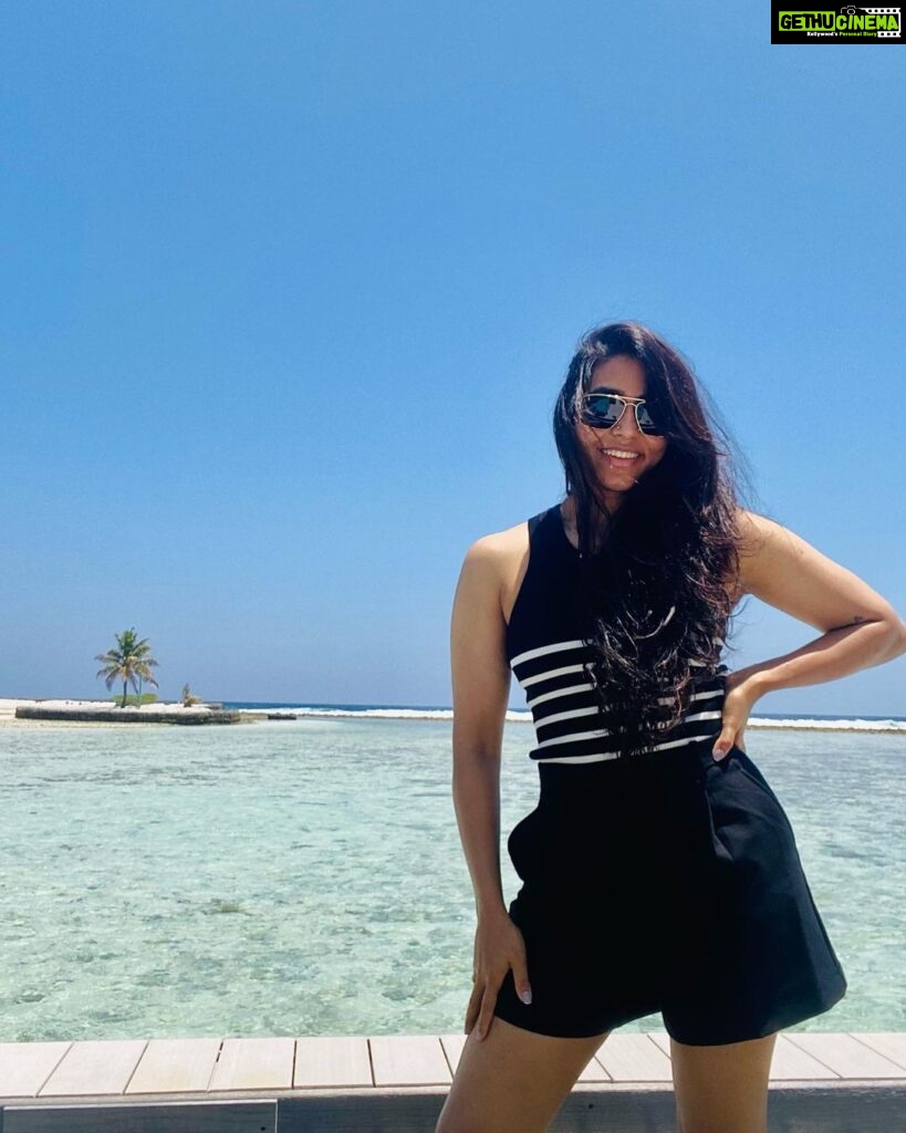 Sapthami Gowda Instagram - If you can get used to this face then, I can definitely get used to the tan lines and beach hair ❤️🧿 @holidayinnresortmaldives #hereatkandooma #ihg #kandooma Holiday Inn Resort Kandooma Maldives