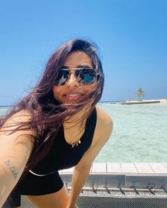 Sapthami Gowda Instagram - If you can get used to this face then, I can definitely get used to the tan lines and beach hair ❤️🧿

@holidayinnresortmaldives 

#hereatkandooma #ihg #kandooma