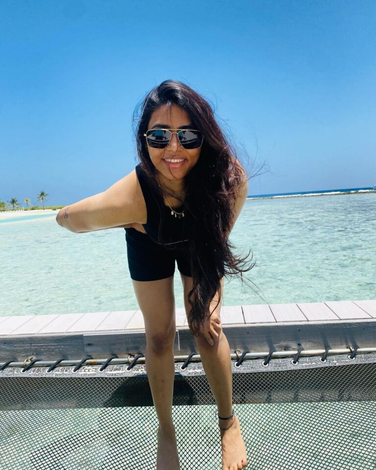Sapthami Gowda Instagram - If you can get used to this face then, I can definitely get used to the tan lines and beach hair ❤️🧿 @holidayinnresortmaldives #hereatkandooma #ihg #kandooma Holiday Inn Resort Kandooma Maldives