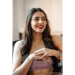 Sapthami Gowda Instagram - Yesterday was a very “GLOW-ing” day ✨ I had the absolute pleasure to be a part of @kirtilalsonline new venture into the market with their new range of jewelry for all the modern, contemporary women through @glowjewelsonline 🥰 Styling @tejukranthi Outfit @label_divya_samal Photography @sowmyaphotography
