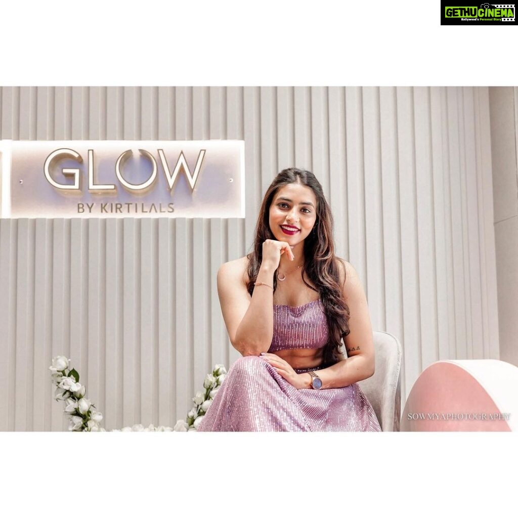 Sapthami Gowda Instagram - Yesterday was a very “GLOW-ing” day ✨ I had the absolute pleasure to be a part of @kirtilalsonline new venture into the market with their new range of jewelry for all the modern, contemporary women through @glowjewelsonline 🥰 Styling @tejukranthi Outfit @label_divya_samal Photography @sowmyaphotography