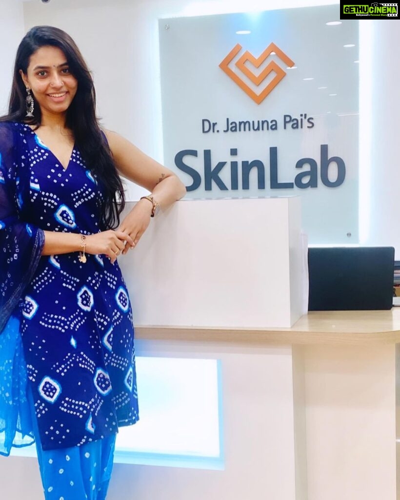 Sapthami Gowda Instagram - Having been an ardent fan of maintaining a consistent skincare routine, I am thrilled to start my journey with Dr. Jamuna Pai’s SkinLab. Having catered to various skincare based services and well trained professionals who provide an in-depth understanding of each treatment, there’s nothing more satisfying that seeing great results to your queries. Thank you @rajathi.kalimuthan for your incredible hospitality, giving me a complete understanding of SkinLab and the treatments available at the clinic. It was lovely meeting you and your talented team, and I can’t wait to share my experience with my Instagram family. Stay tuned to my journey with @skinlabindia and if you have any questions, do drop the same in comments. #skinlabbangalore @drjamunapai