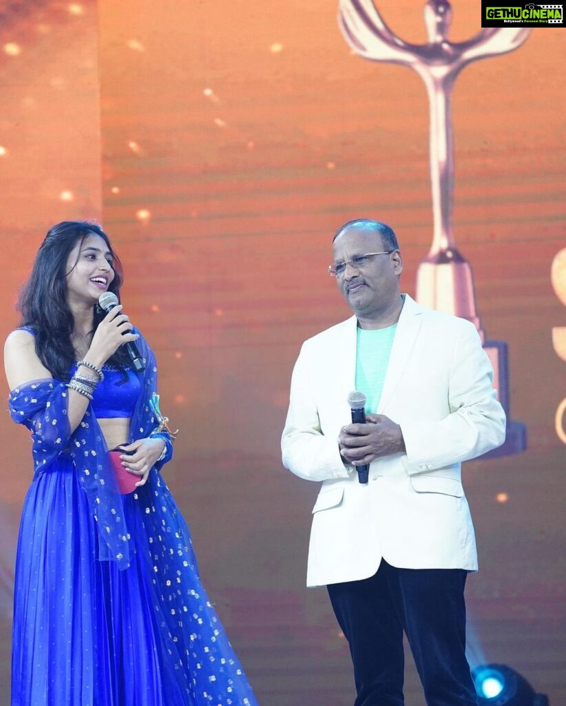 Sapthami Gowda Instagram - Thank you @chittaramedia for the award and the best and most pleasant surprise of getting my Pappa on stage ❤🧿 And I shall always be thankful and grateful to @rishabshettyofficial sir, @hombalefilms and to the entire team of Kantara 🥰❤🧿 Styling @tejukranthi @kalasthreebytejaswinikranthi Outfit @niharikavivek Accessories @sunrisesilversmiths 📸 @pradeepmachar Celebrity coordinate @prakashchittara