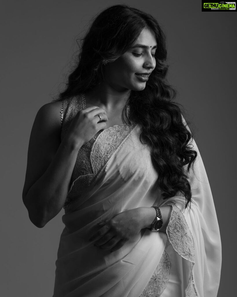 Sapthami Gowda Instagram - Black and white pictures hit you different 🧿 Also, ದೀಪಾವಳಿ ಹಬ್ಬದ ಶುಭಾಶಯಗಳು ✨ Styling @tejukranthi Assistant styling @khushi_jagadisha Outfit @lathaputtanna Hair @prashanthhairstylist 📸 @mayarthaproductions
