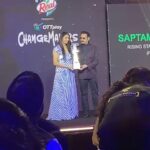 Sapthami Gowda Instagram – Ella kannadigrugu dhanyavadagalu ❤️ 🙏🏻 
Thank you @ottplayapp changemakers award for honoring me with “Rising star of the Year” award ❤️🧿
Extremely grateful and blessed 😇 
All my sincere thanks to @rishabshettyofficial sir,  @vkiragandur sir, @hombalefilms and the whole team of Kantara ❤️
And of course my family ❤️🥰 JW Marriott Mumbai Juhu