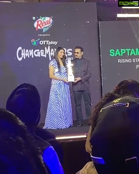 Sapthami Gowda Instagram - Ella kannadigrugu dhanyavadagalu ❤️ 🙏🏻 Thank you @ottplayapp changemakers award for honoring me with “Rising star of the Year” award ❤️🧿 Extremely grateful and blessed 😇 All my sincere thanks to @rishabshettyofficial sir, @vkiragandur sir, @hombalefilms and the whole team of Kantara ❤️ And of course my family ❤️🥰 JW Marriott Mumbai Juhu