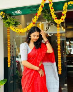 Sapthami Gowda Instagram - ದಸರಾ ಹಬ್ಬದ ಶುಭಾಶಯಗಳು♥️

Saree,blouse,location,pooje,bonus @tejukranthi @kalasthreebytejaswinikranthi 

🧿