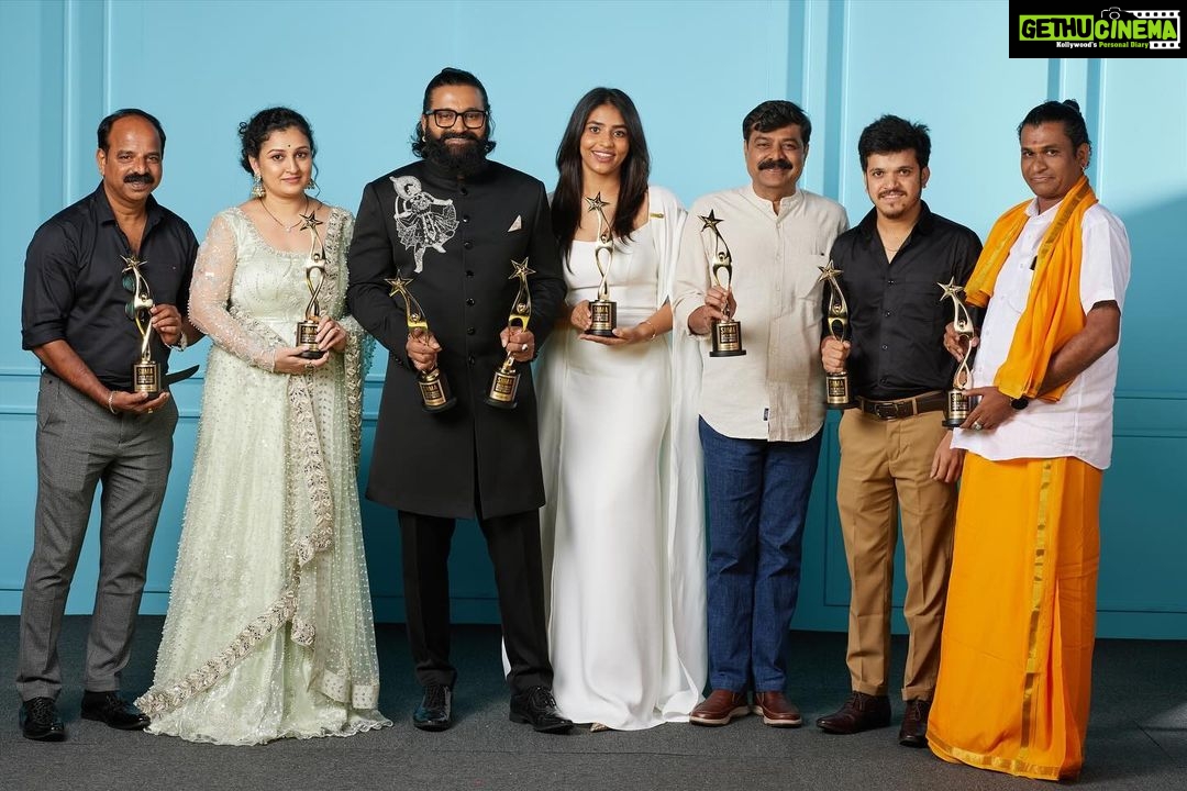 Sapthami Gowda Instagram - Celebrating the brilliant minds behind Kantara! Meet the extraordinary team that brought Kantara to life - a vision turned into reality through dedication, innovation, and relentless teamwork. #NEXASIIMA #DanubeProperties #A23Rummy #HonerSignatis #Flipkart #ParleHideAndSeek #LotMobiles #SouthIndiaShoppingMall #TruckersUAE #SIIMA2023 #A23SIIMAWeekend #SouthIndianAwards #Docile #SIIMAinDubai Danube Properties Presents A23 SIIMAWEEKEND in Dubai.