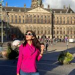 Sara Ali Khan Instagram - Sell your cleverness and buy bewilderment 🧠🪄🦄🤩 …because all that you seek is already within you 🐾💕🪞 -Rumi @anantarakrasnapolsky @thetravel.designer @anantara_hotels Dam Square, Amsterdam