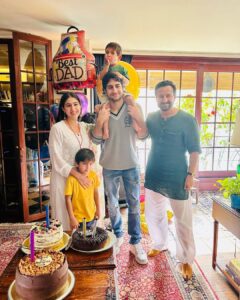 Sara Ali Khan Instagram - Happiest Birthday to my dearest Abba 🥰🥰🥰