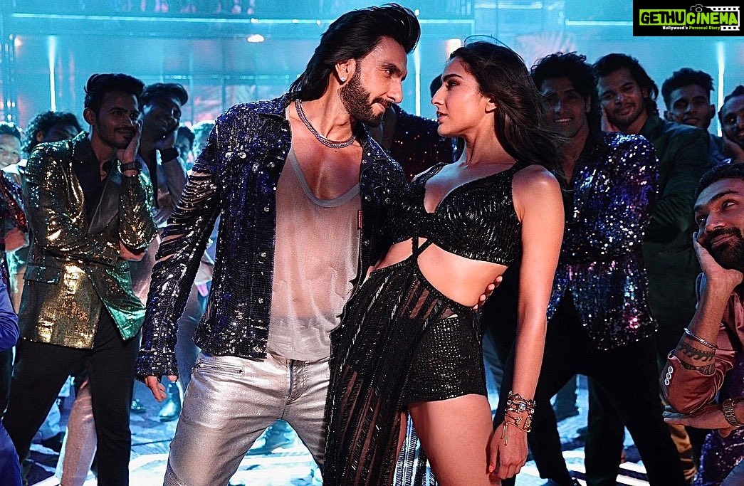 Sara Ali Khan Instagram - Mera Simmba, Sabka Rocky 💫💥🤗 Dahadte raho 🦁🔥