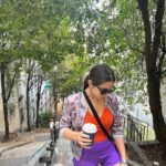 Sara Ali Khan Instagram – Villains in Villayat 🇬🇧 
Kabhi workout ya coffee ☕️🏋️‍♀️ 
Kabhi breaking diet 🍕🎂🍰
But all the while- my bright bold colours causing a riot 💛🧡💚💜💙💝
May mommy and me always paint the town red- that’s my true Aayat 🙏🏻🤲 London, United Kingdom