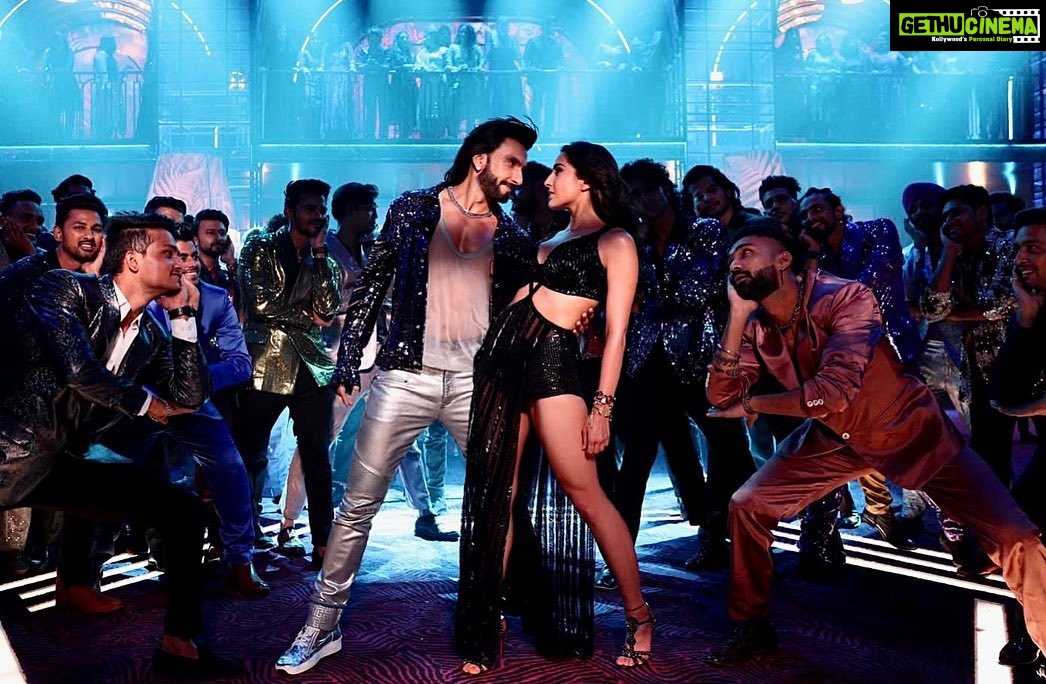 Sara Ali Khan Instagram - Mera Simmba, Sabka Rocky 💫💥🤗 Dahadte raho 🦁🔥