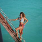 Sara Gurpal Instagram – Singing Brown Rang in my head @yoyohoneysingh 🌎🤍 Reethi Beach Resort, Baa Atoll, The Maldives