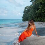 Sara Gurpal Instagram - Kitni sundar hai yaaar ye !!! Dress b @thessarasshop Maldives Islands