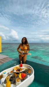 Sara Gurpal Instagram - Morning at @thestandardmaldives . . . . a song for you 🥹