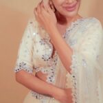 Sara Gurpal Instagram - Voiceover : yourstruly 😅 Wearing : @thessarasshop 🤍 Hair ; @harryforhair Video: @thefilmographer_