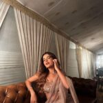 Sara Gurpal Instagram - Drop a heart 🤍 . . . . Styles by @bhwdp Wearing ; @vibhaamitt Jewellery: @anaghaartsnjewels