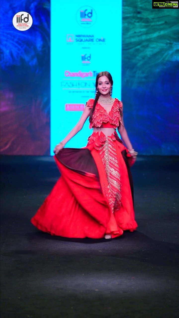 Sara Khan - 50.9K Likes - Iifd ❤️
🎥 @deepdhiman.photography
@timesfashionweek