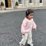 Sarah Khan Instagram - Hello 👋 🇬🇧