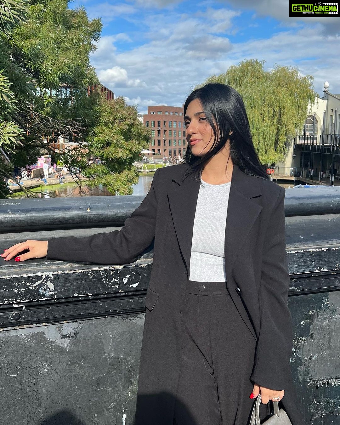 Sarah Khan Instagram - 💕 Candem Market, London