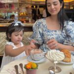 Sarah Khan Instagram - The best hot chocolate in Paris 🤌🏻♥️ Wearing @parien_house Carette Paris