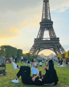 Sarah Khan Instagram - My whole world ♥️

*MASHALLAH*