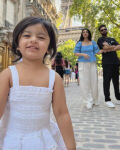 Sarah Khan Instagram - Bonjour 🇫🇷💕♥️