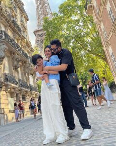 Sarah Khan Instagram - Bonjour 🇫🇷💕♥️