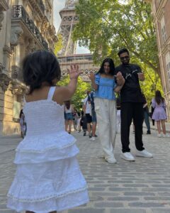Sarah Khan Instagram - Bonjour 🇫🇷💕♥️