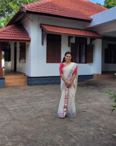 Saranya Mohan Instagram - Hello. ❤