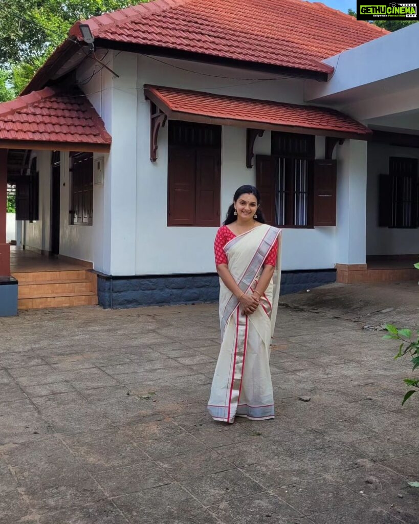 Saranya Mohan Instagram - Hello. ❤ Trivandrum, India