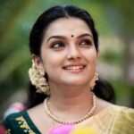 Saranya Mohan Instagram – ❤ So how was your day, Friends?

📷 @vivek_kovalam Trivandrum, India