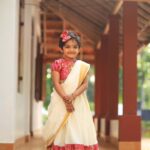 Saranya Mohan Instagram – തിരുവോണദിനാശംസകൾ ഫ്രം പൂർണി ❤

👗 @mariyam__couture
📷 @vivek_kovalam Trivandrum, India