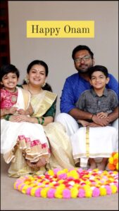 Saranya Mohan Instagram - Wishing You all a happy and Prosperous Onam dear Friends❤

📷 @vivek_kovalam