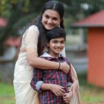 Saranya Mohan Instagram - ❤❤❤ With my dearest @paddupoorni Trivandrum, India