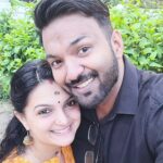 Saranya Mohan Instagram – നിറഞ്ഞ മനസ്സോടെ ചിങ്ങപ്പുലരിയെ നമുക്ക് വരവേല്‍ക്കാം. പുതുവര്‍ഷം നിങ്ങള്‍ക്ക് ശോഭനമാകട്ടെ. ഏവര്‍ക്കും പുതുവത്സരത്തിന്റെ ആശംസകള്‍ ❤ Trivandrum, India