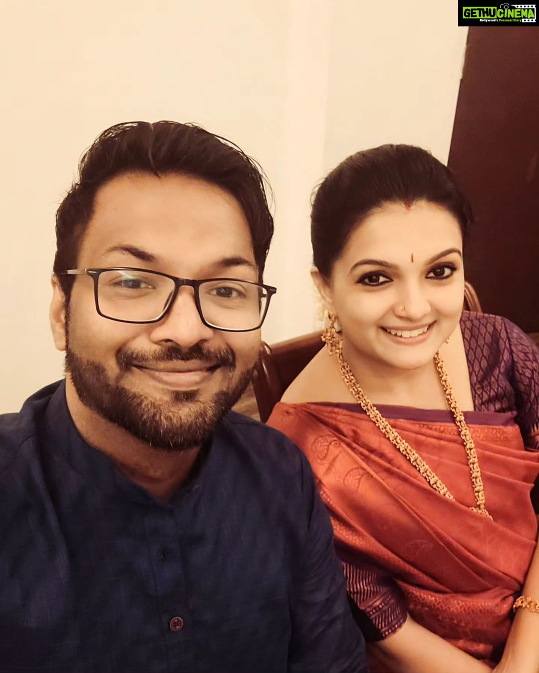 Saranya Mohan Instagram - ഒരു ബിരിയാണി സെൽഫി 🤭 #fahinoorwedding