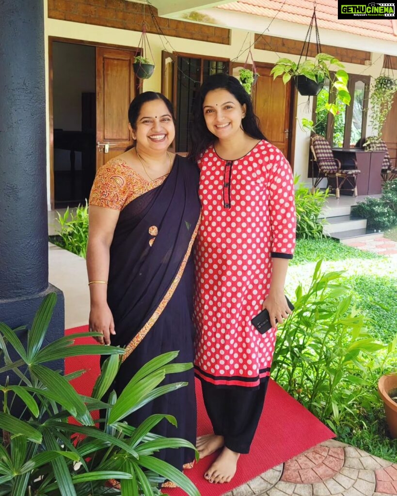 Saranya Mohan Instagram - I appreciate all the kind attention I received from Dr. Nisha and the staff at Dr Nisha's Vedic Remedies. Also, please contact Dr. Nisha if you need an ayurvedic physician who is understanding, intelligent, and has a fantastic sense of humour. From the bottom of my heart, I thank you. @drnishavinod @dr.nishas.vedic.remedies Trivandrum, India