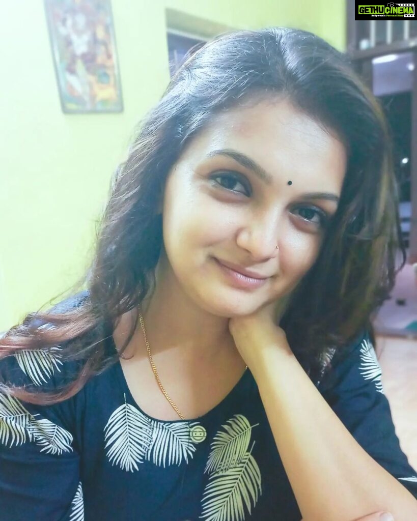 Saranya Mohan Instagram - Hello. How are you all doing?
