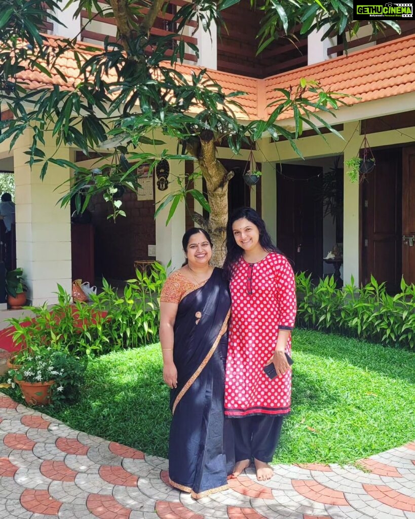 Saranya Mohan Instagram - I appreciate all the kind attention I received from Dr. Nisha and the staff at Dr Nisha's Vedic Remedies. Also, please contact Dr. Nisha if you need an ayurvedic physician who is understanding, intelligent, and has a fantastic sense of humour. From the bottom of my heart, I thank you. @drnishavinod @dr.nishas.vedic.remedies Trivandrum, India
