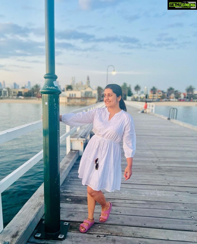 Sarayu Mohan Instagram - Stay calm!❤ South Melbourne Beach