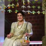 Sarayu Mohan Instagram - തീരാത്ത ഓണസന്തോഷങ്ങൾ ♥️