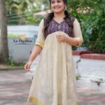 Sarayu Mohan Instagram - Sharing this special day's happiness wearing @lepapillonkochi_ Simple style stays my favourite forever ♥️kunj @ambu_images ♥️ @jaz_bridal_makeover ♥️