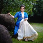 Sarayu Mohan Instagram - Onam on the way! @ansisiyad costume ♥️ @anoop_kumar_pixelhouse click ♥️ @meeramax_makeupartist_ makeover ♥️