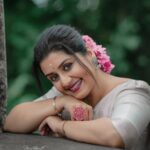 Sarayu Mohan Instagram - Watch her close!♥️