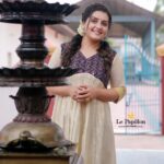 Sarayu Mohan Instagram - Good morning ♥️ @lepapillonkochi_ @ambu_images @jaz_bridal_makeover