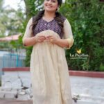 Sarayu Mohan Instagram - Sharing this special day's happiness wearing @lepapillonkochi_ Simple style stays my favourite forever ♥️kunj @ambu_images ♥️ @jaz_bridal_makeover ♥️