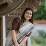 Sarayu Mohan Instagram - നാൽവരി കവിത പോൽ ചെറിയൊരു ജീവിതം നിറയുന്നിന്നീ ദിനത്തിൽ ചിരികൾ എന്നോരം നേർന്നോരാ ആശംസകൾ ചേർക്കുന്നു നെഞ്ചോരം♥️ Clicks my own @_story_telle__r ♥️ Ernakulathappan- Lord Shiva Temple at Ernakulam